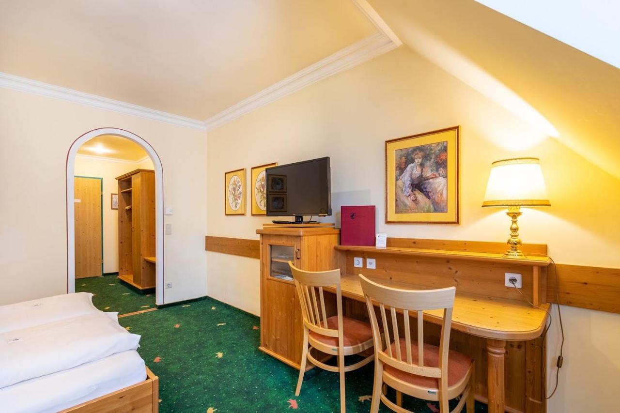 Hotel Zum Schwarzen Baeren Emmersdorf an der Donau Exteriér fotografie